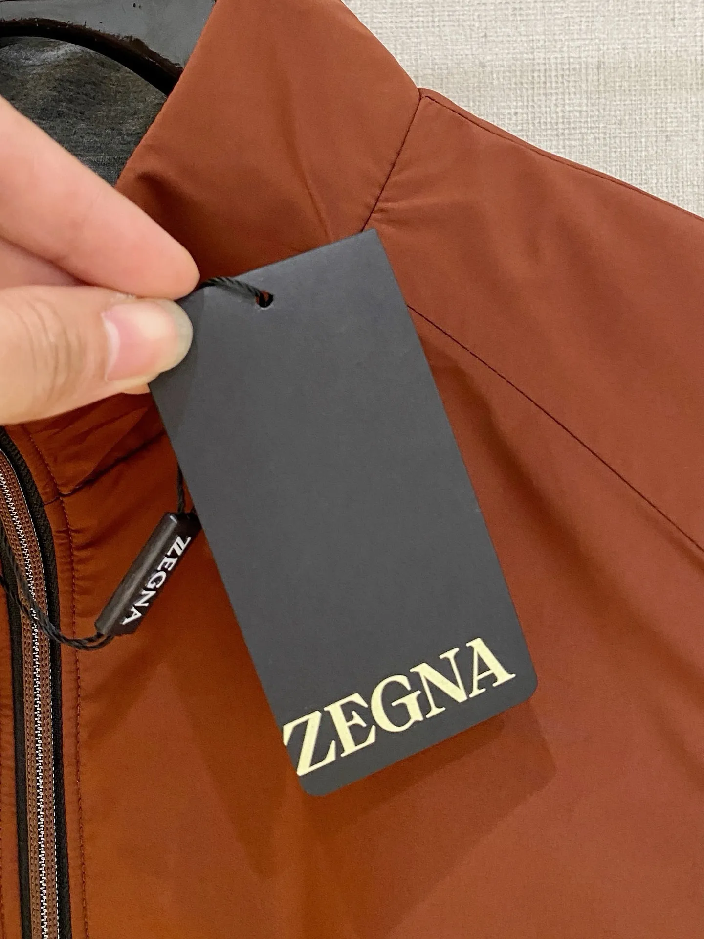 Zegna ： ， ， ， 、 ， ； ，Breathable ， ， 。 ： logo， ； ， ， ； ， ， ； ， ， 。 ： ， ， ； ， ， T 、 、 ； ， ； ， ， 。 ： 、 、 ， ， Versatile 。 ：Cream White、 、 、Navy Blue 、Black Sizes：M-4XL